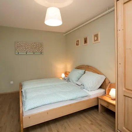 Apartma Pr Gatej Apartman *